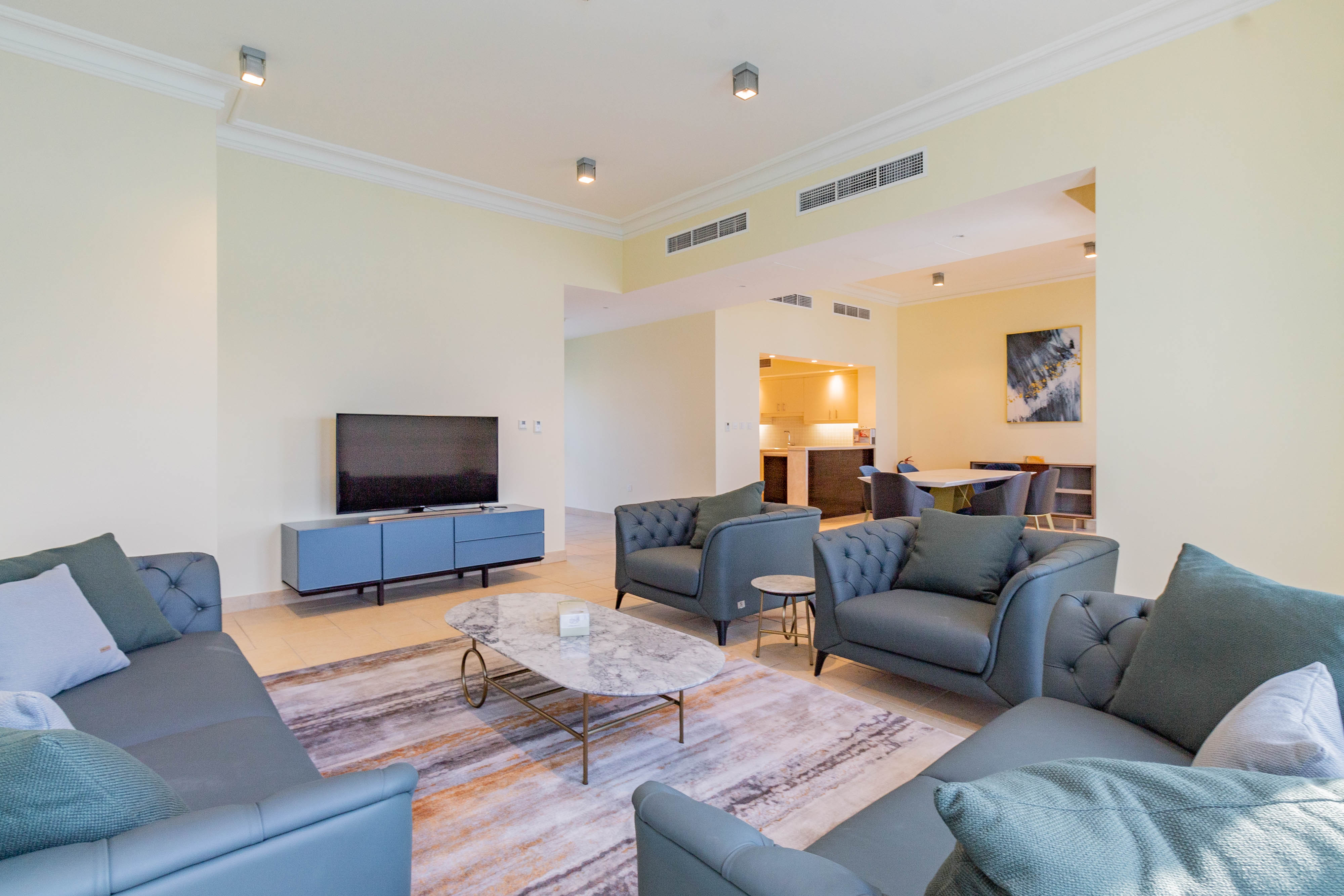 ELEGANT | 3 BEDROOMS | TRIPLEX | FULLY FURNISHED