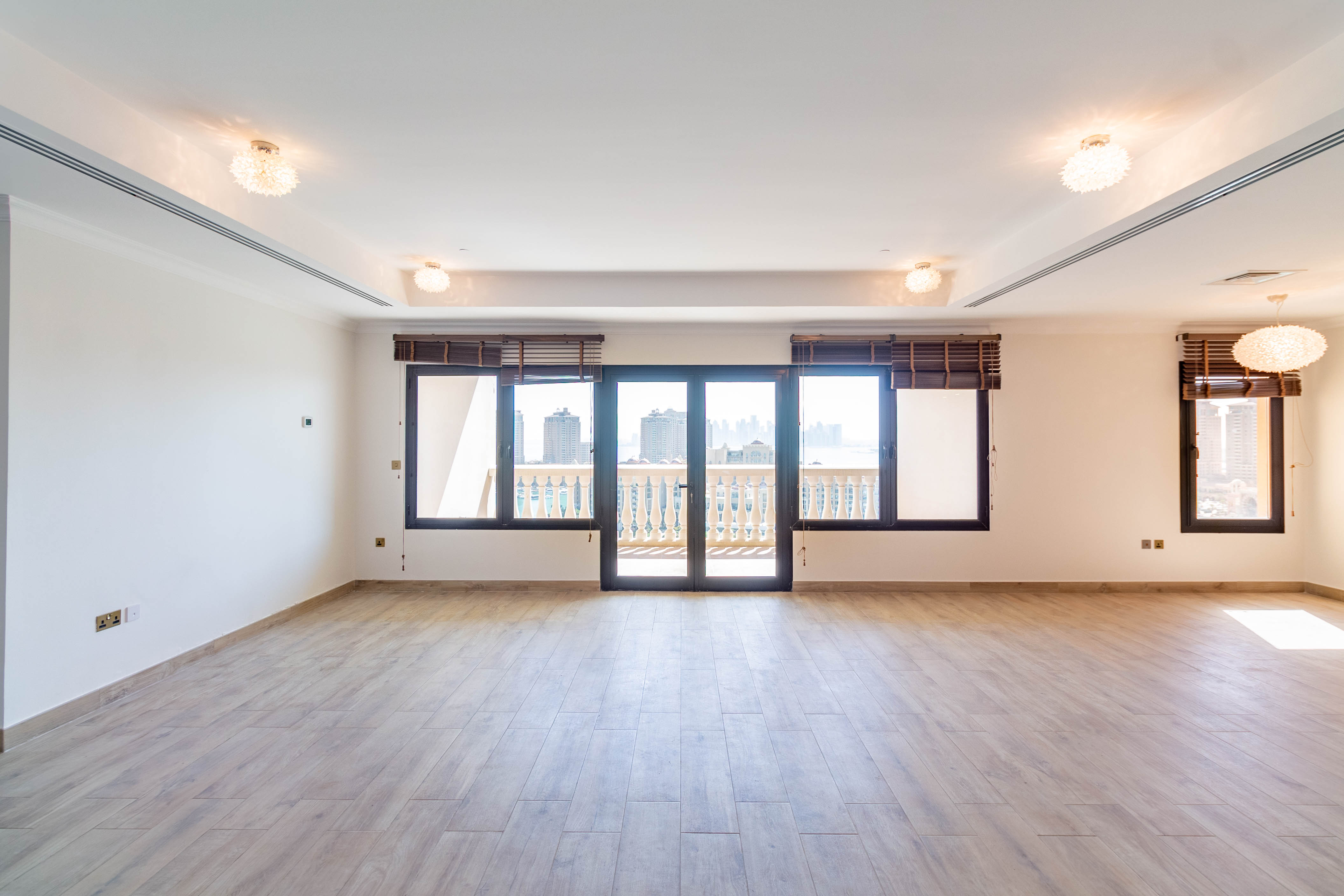 SPACIOUS SEMI FURNISHED 2 BEDROOMS IN PORTO ARABIA