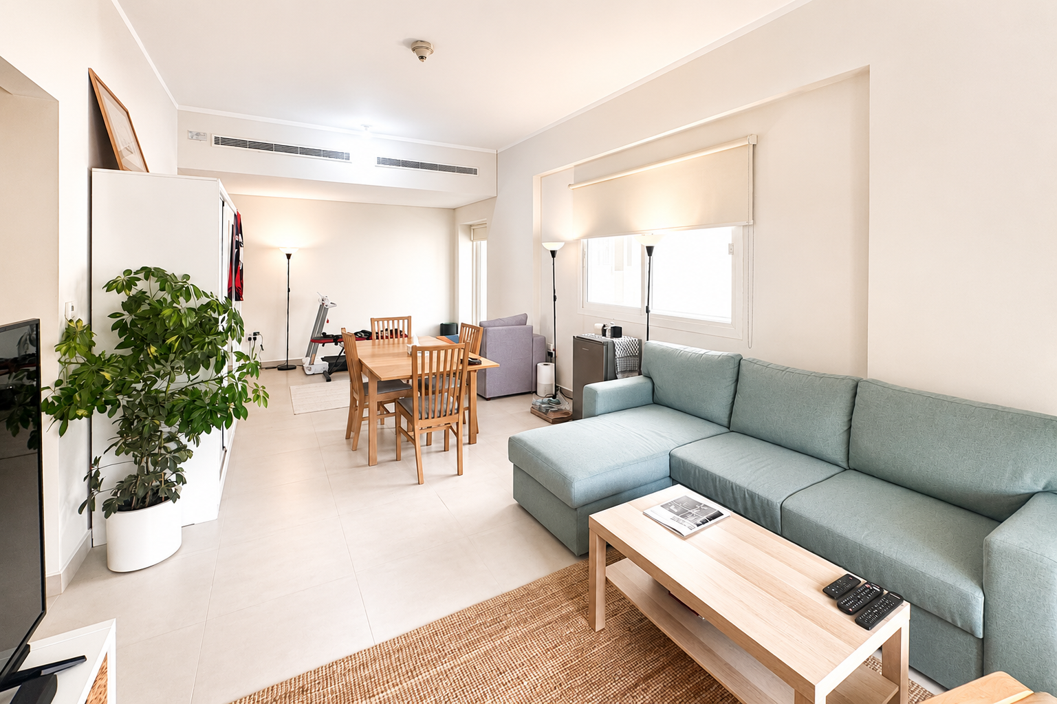 MOVE IN READY 2 BEDROOMS IN FOX HILLS
