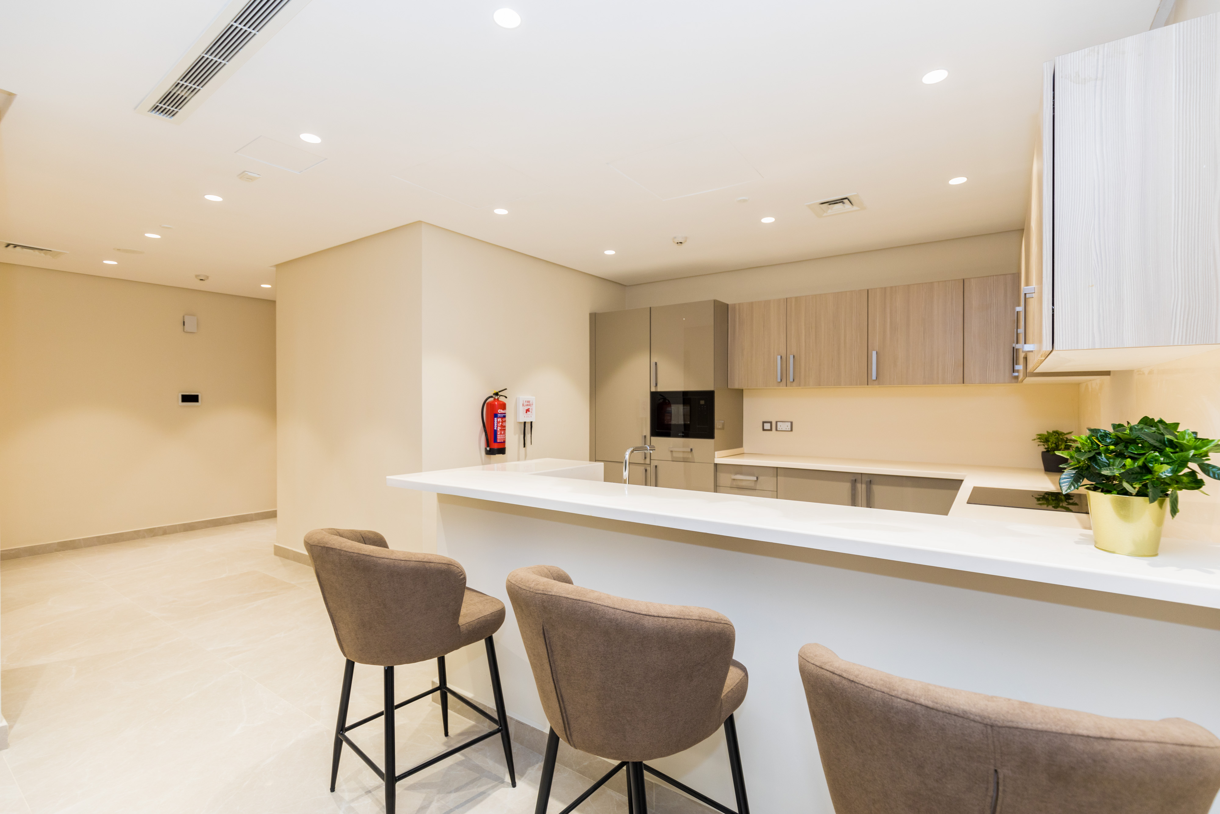 Furnished 1 Bedroom | Pro-Rated | Marina View - photo 3