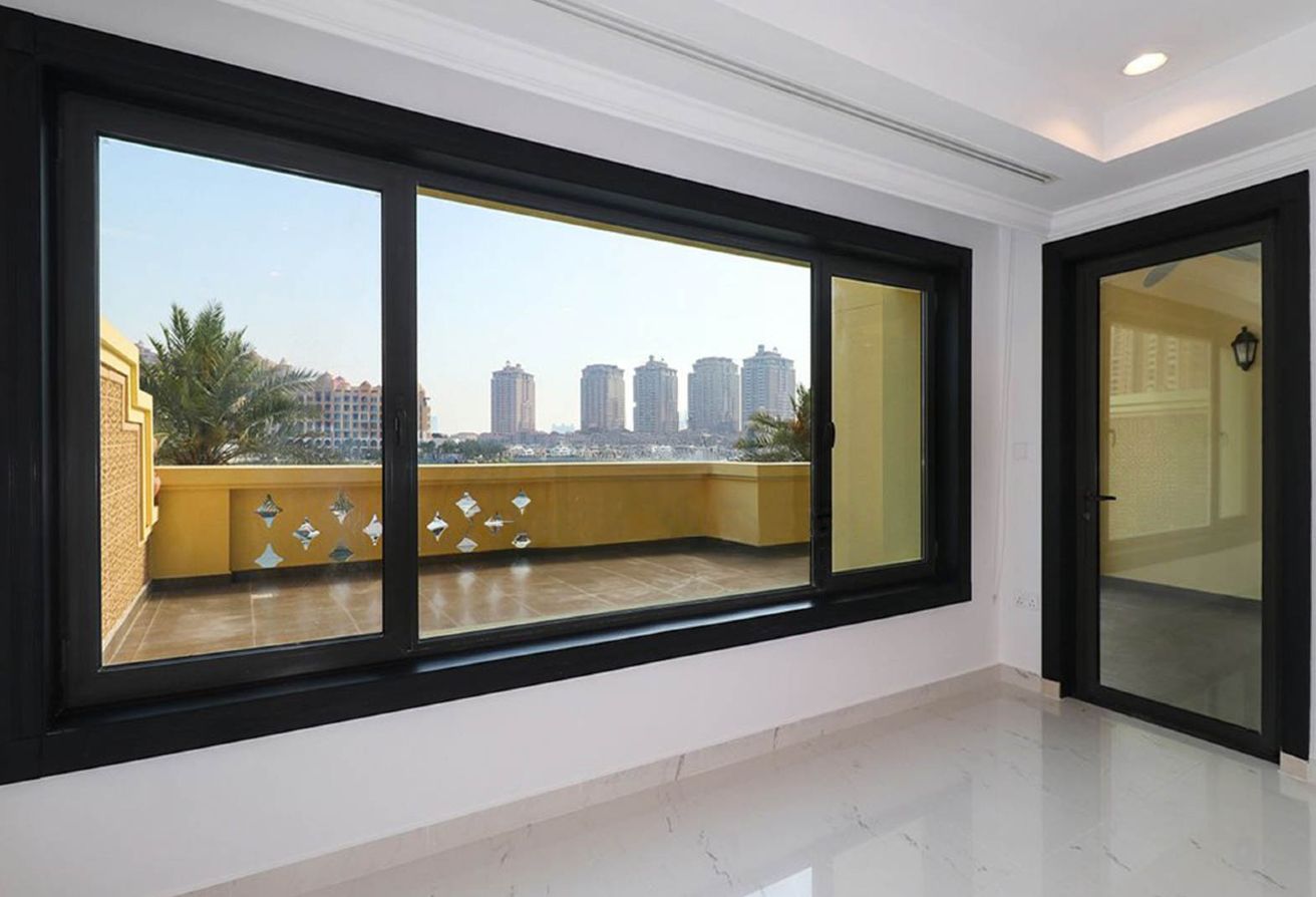 FULLY RENOVATED 2BRS TOWNHOUSE | SMART INVESTMENT