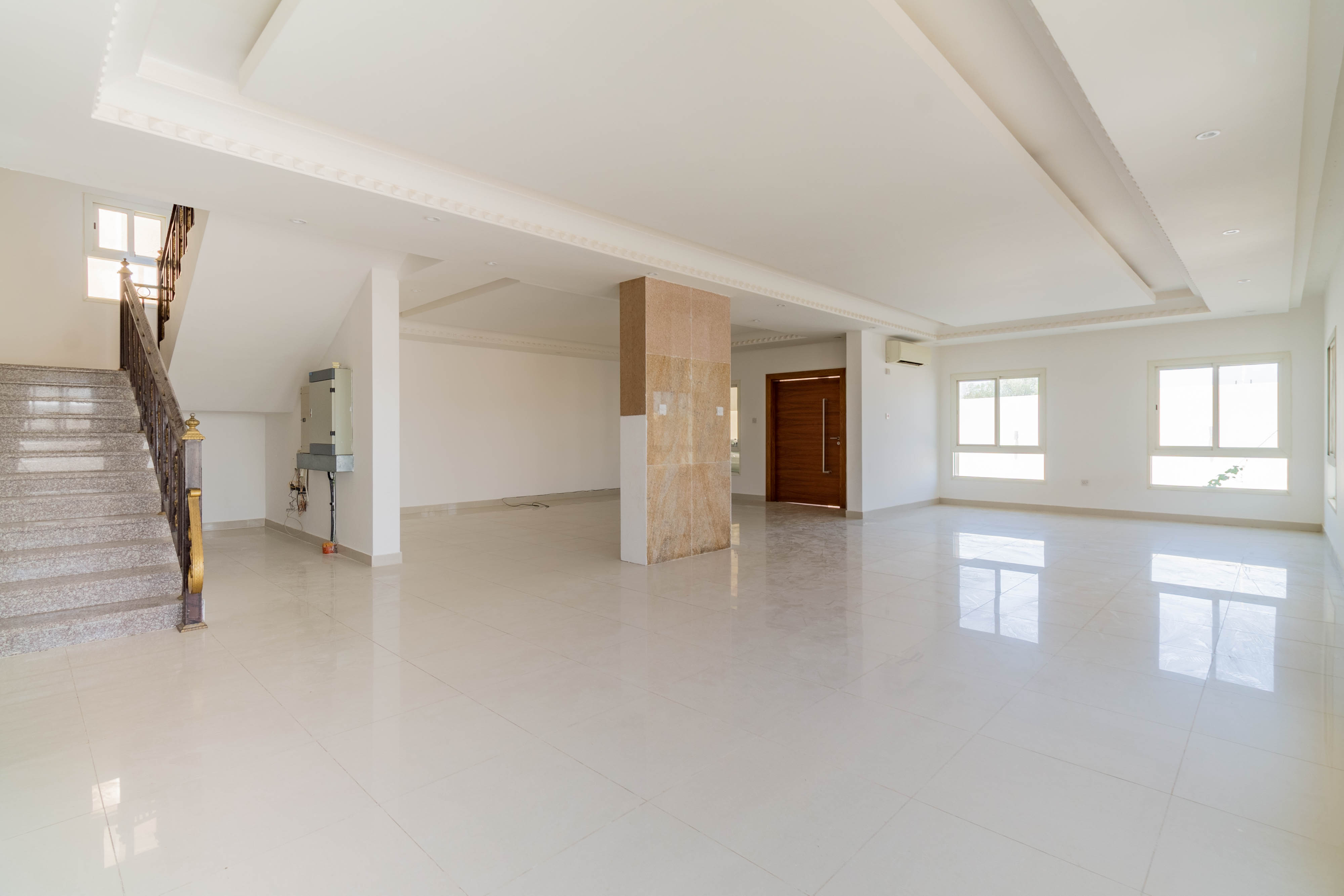 Huge 5BR Villa + Maids Room in Westbay For Rent - photo 2