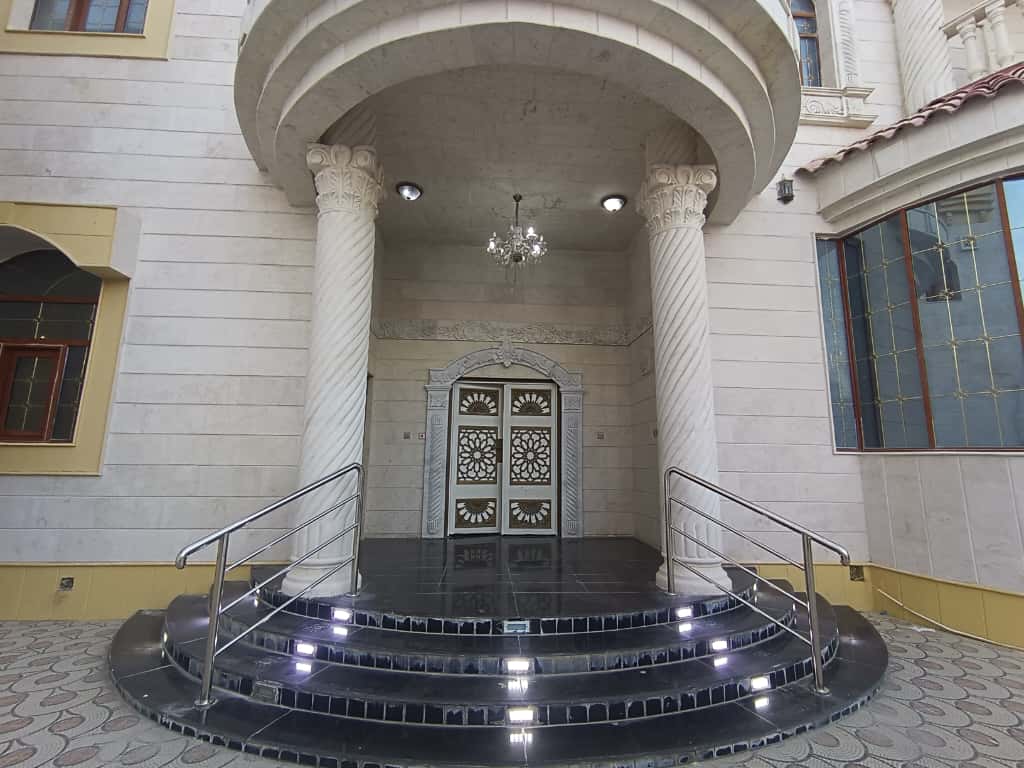 Luxury Villa | 1200 SQM | 15 BR | Private Pool