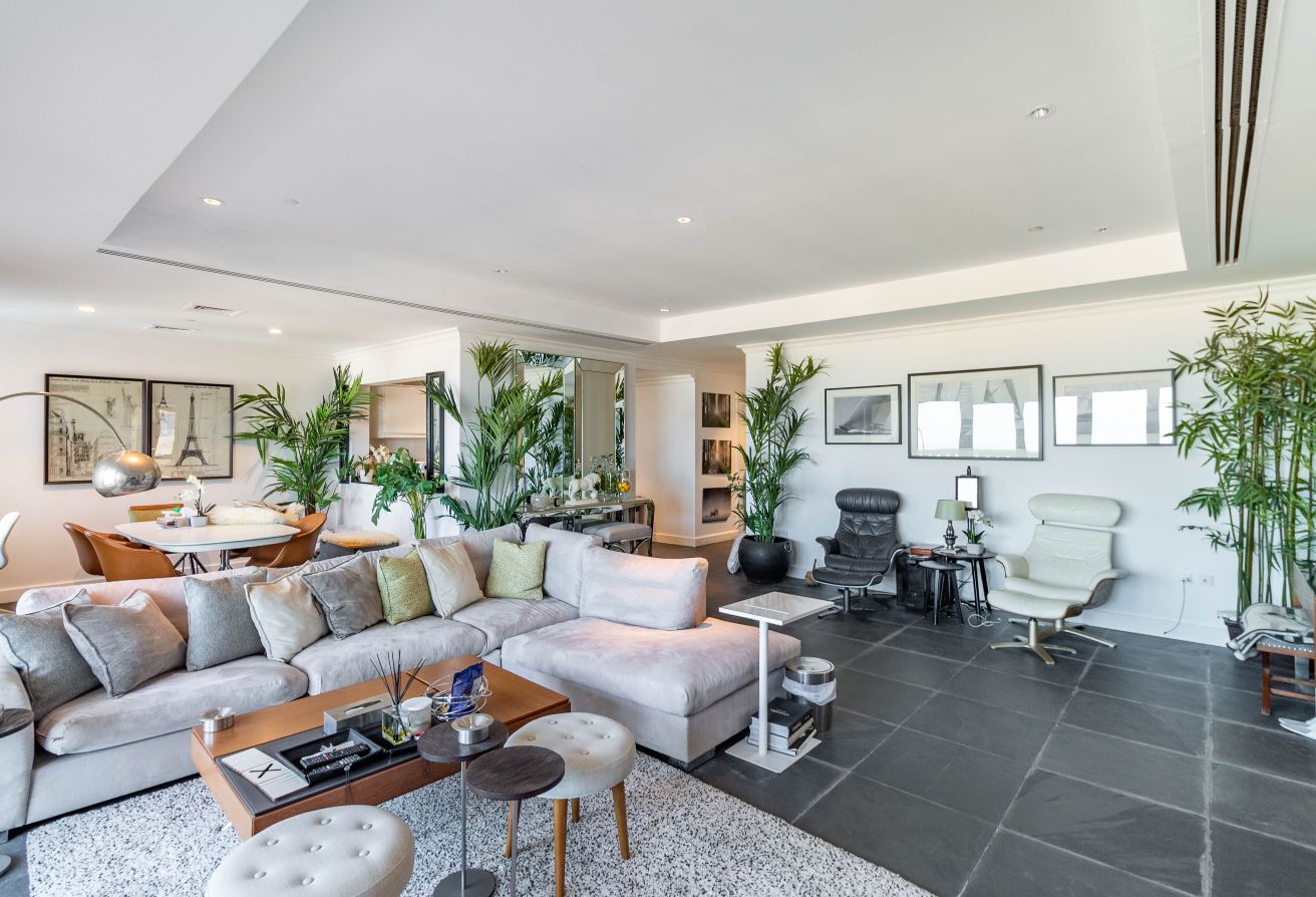 FULLY RENOVATED | 2 BEDROOMS | HIGH DEMAND RATE
