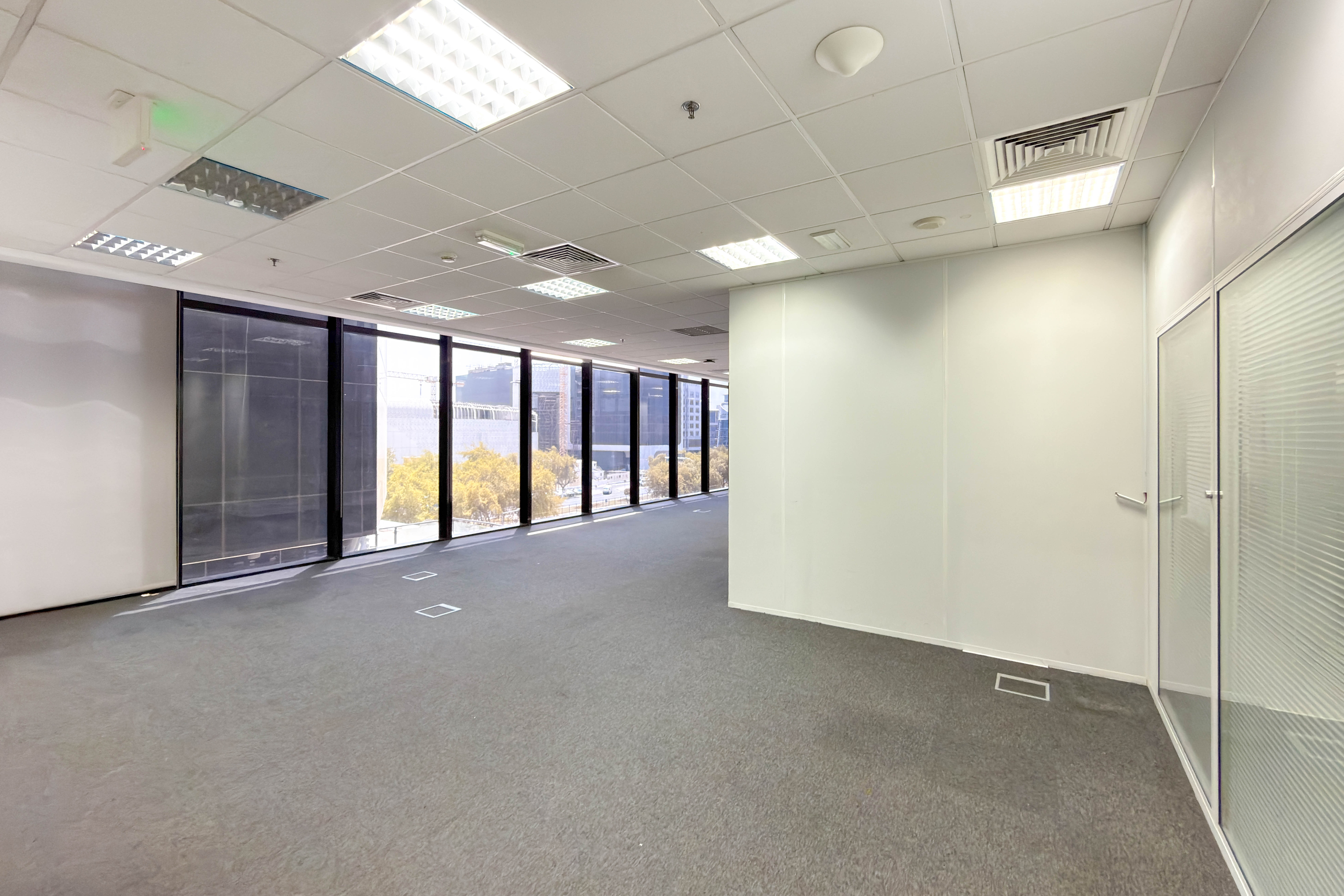 SPACIOUS FITTED COMMERCIAL OFFICE SPACE