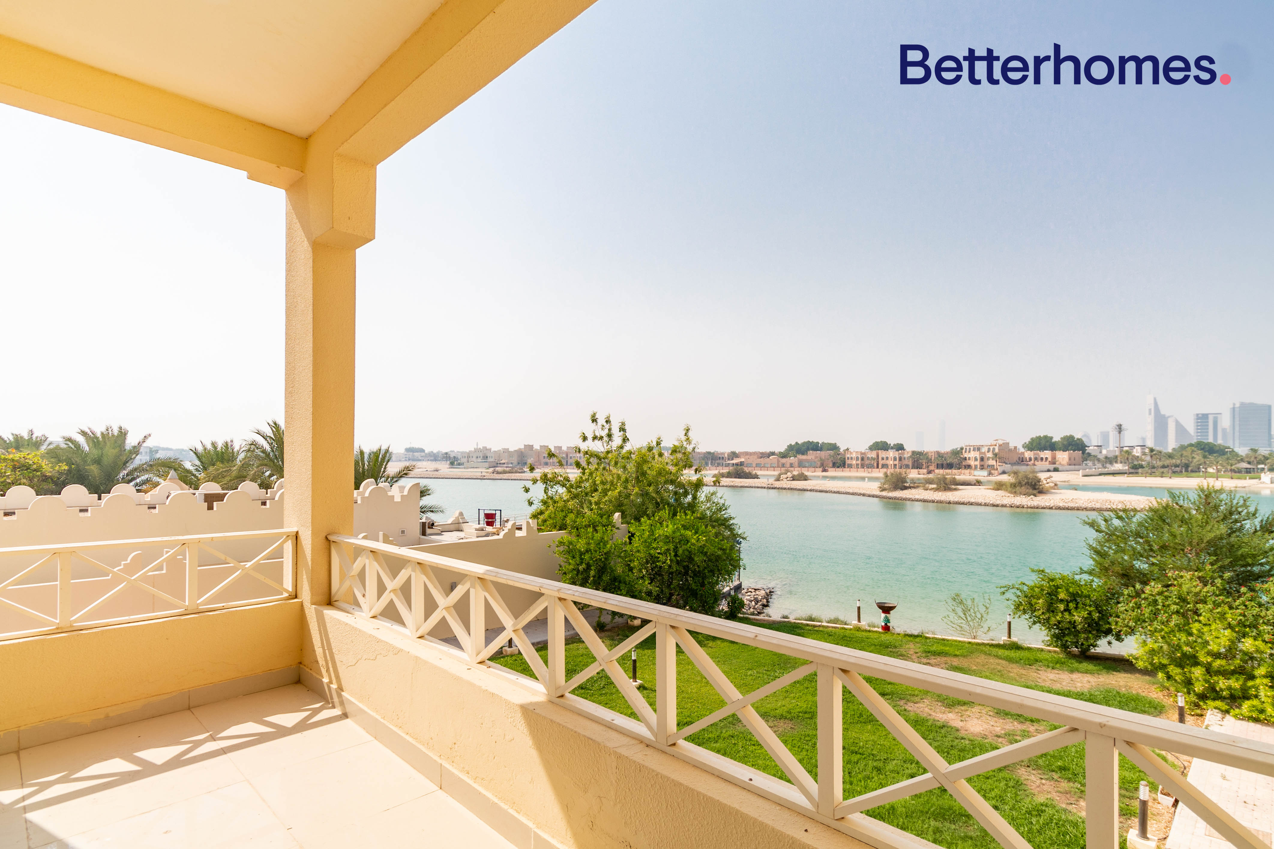 Spacious Beach View 5BR Villa in West Bay Lagoon