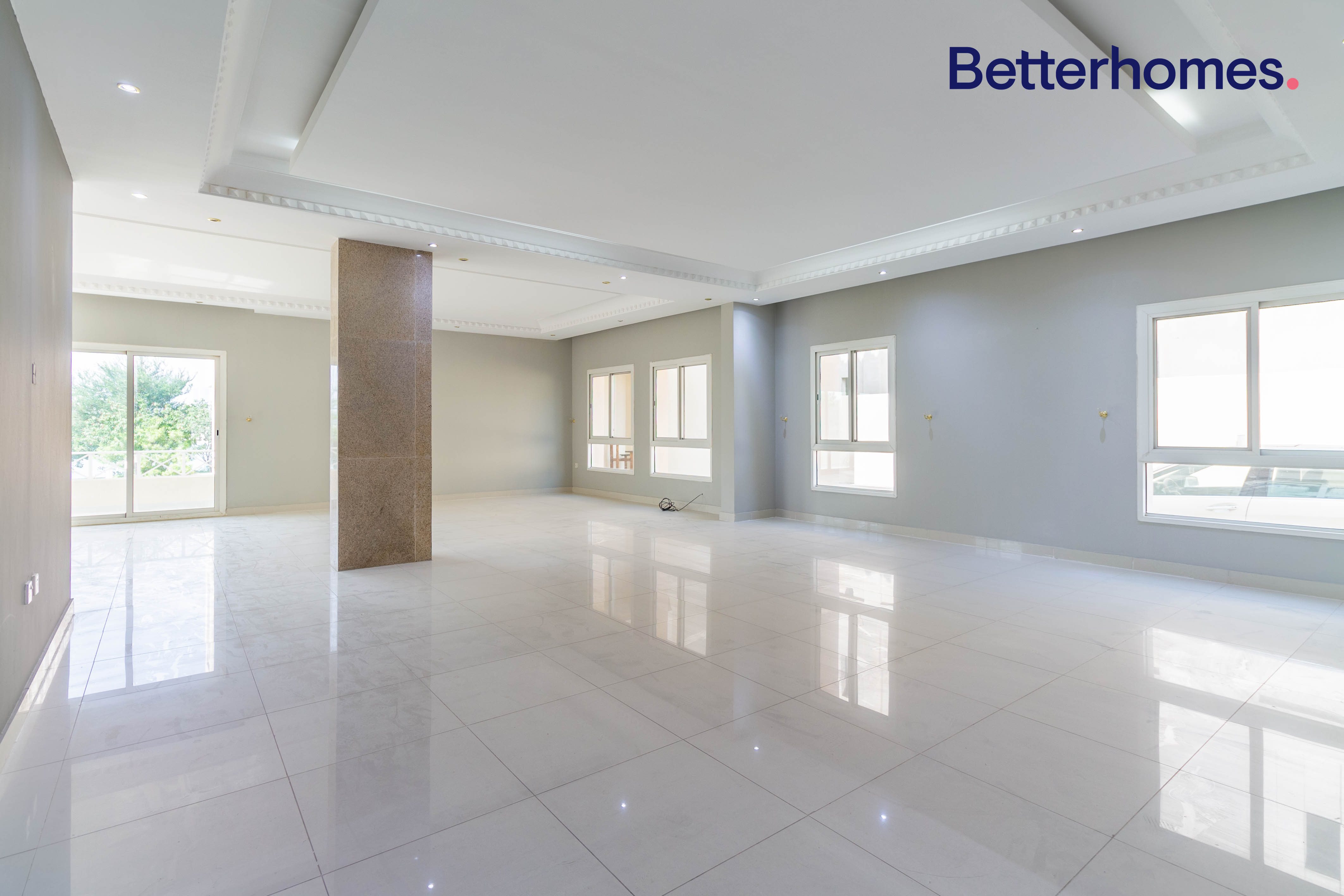 Spacious Beach View 5BR Villa in West Bay Lagoon - photo 2