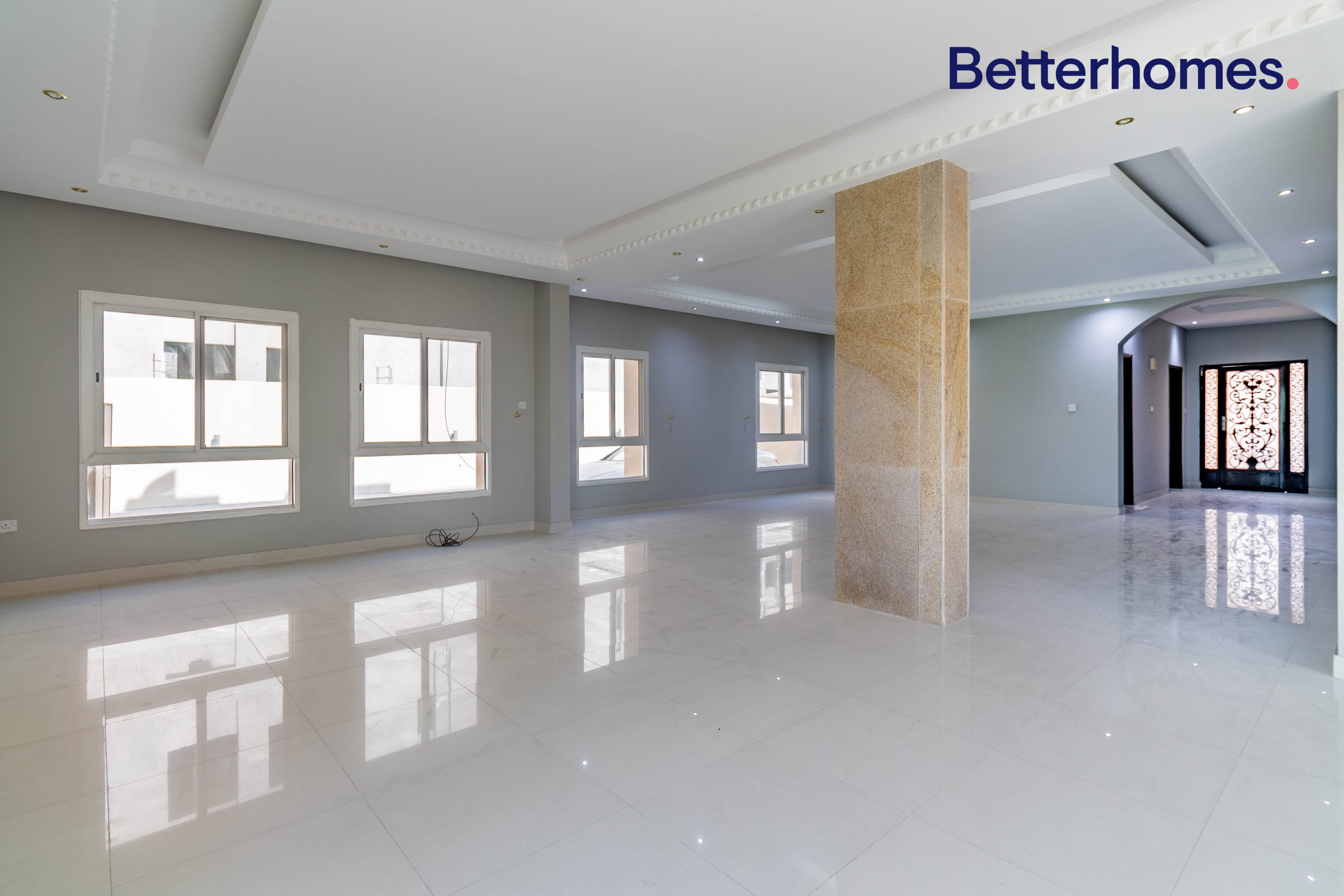 Spacious Beach View 5BR Villa in West Bay Lagoon - photo 3