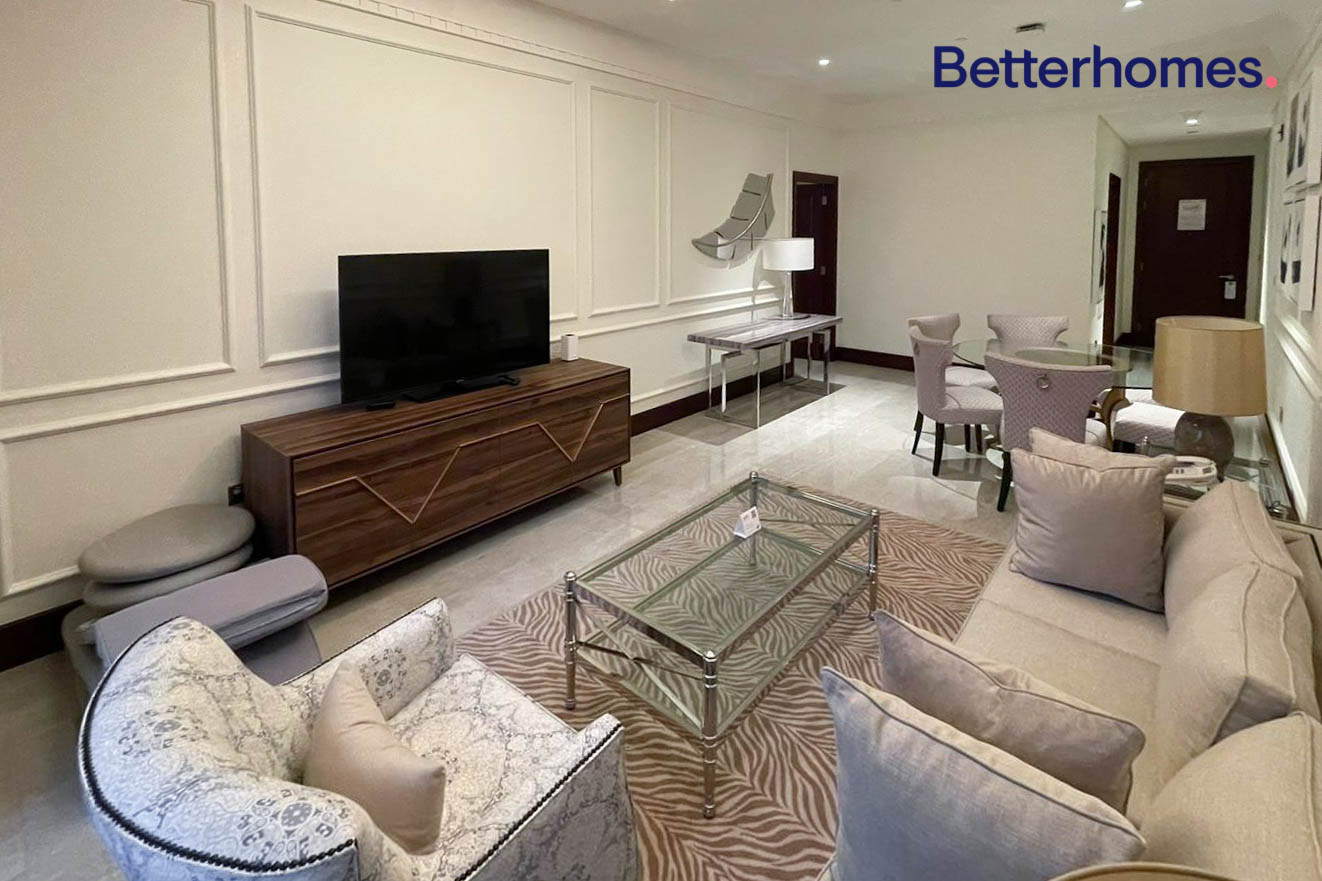 3-BR Townhouse + Maid•s in St. Regis Marsa Arabia