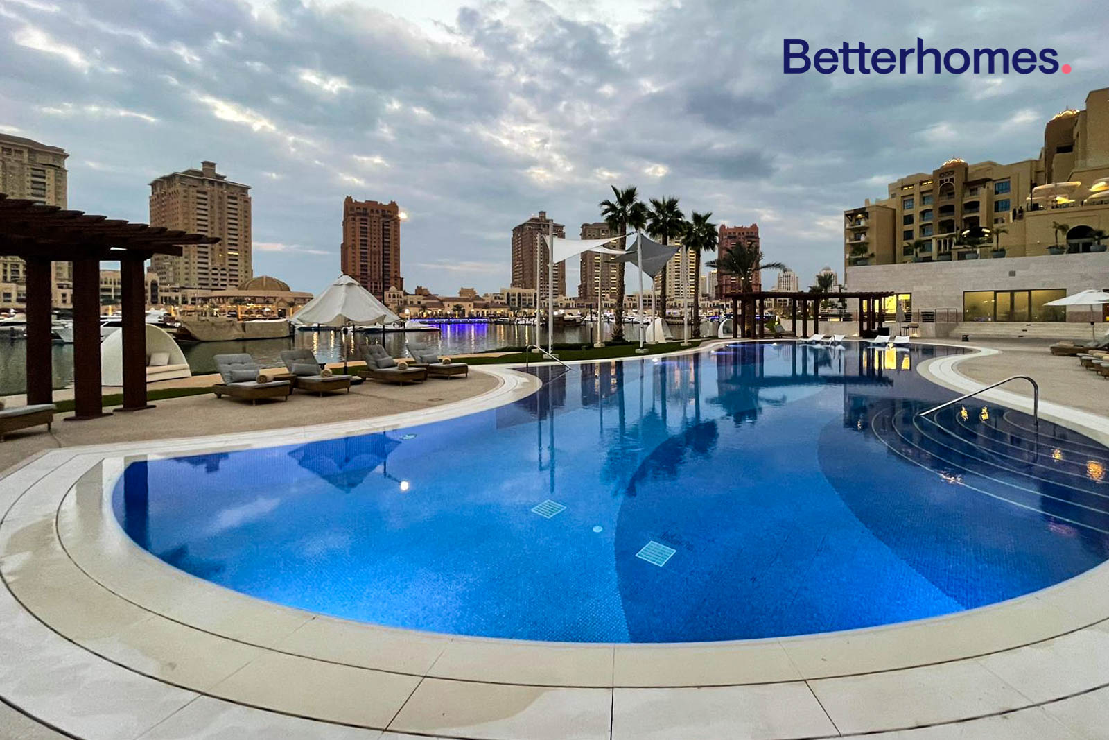 3-BR Townhouse + Maid•s in St. Regis Marsa Arabia - photo 2