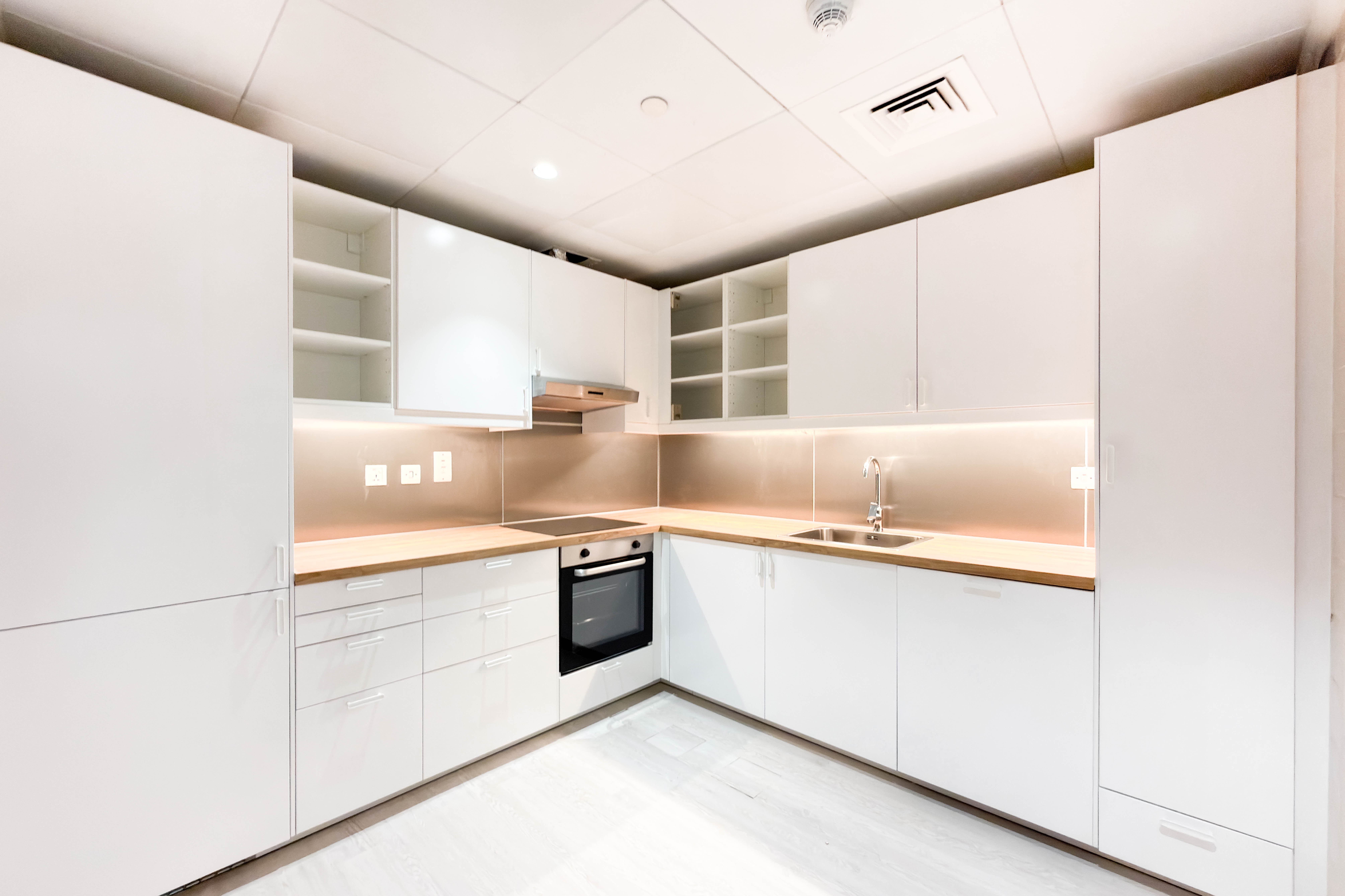 UPGRADED UNIT | 2 BED | BEST MARINA VIEW