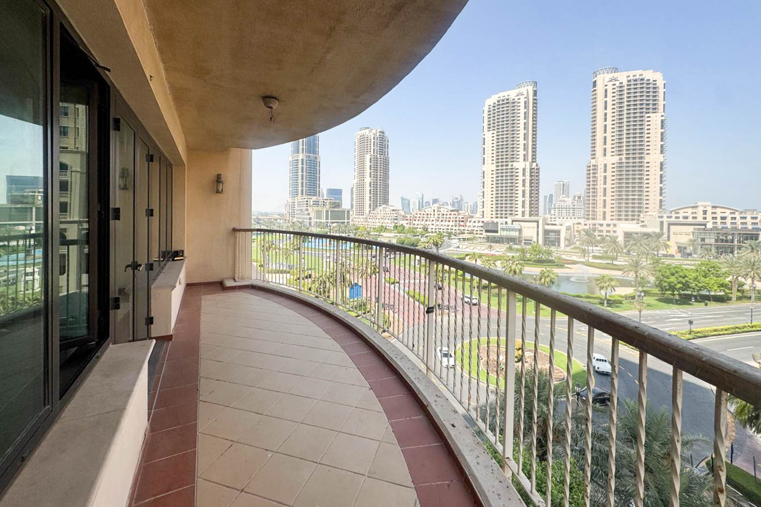 SPACIOUS 1 BEDROOM IN PORTO ARABIA FULLY FURNISHED