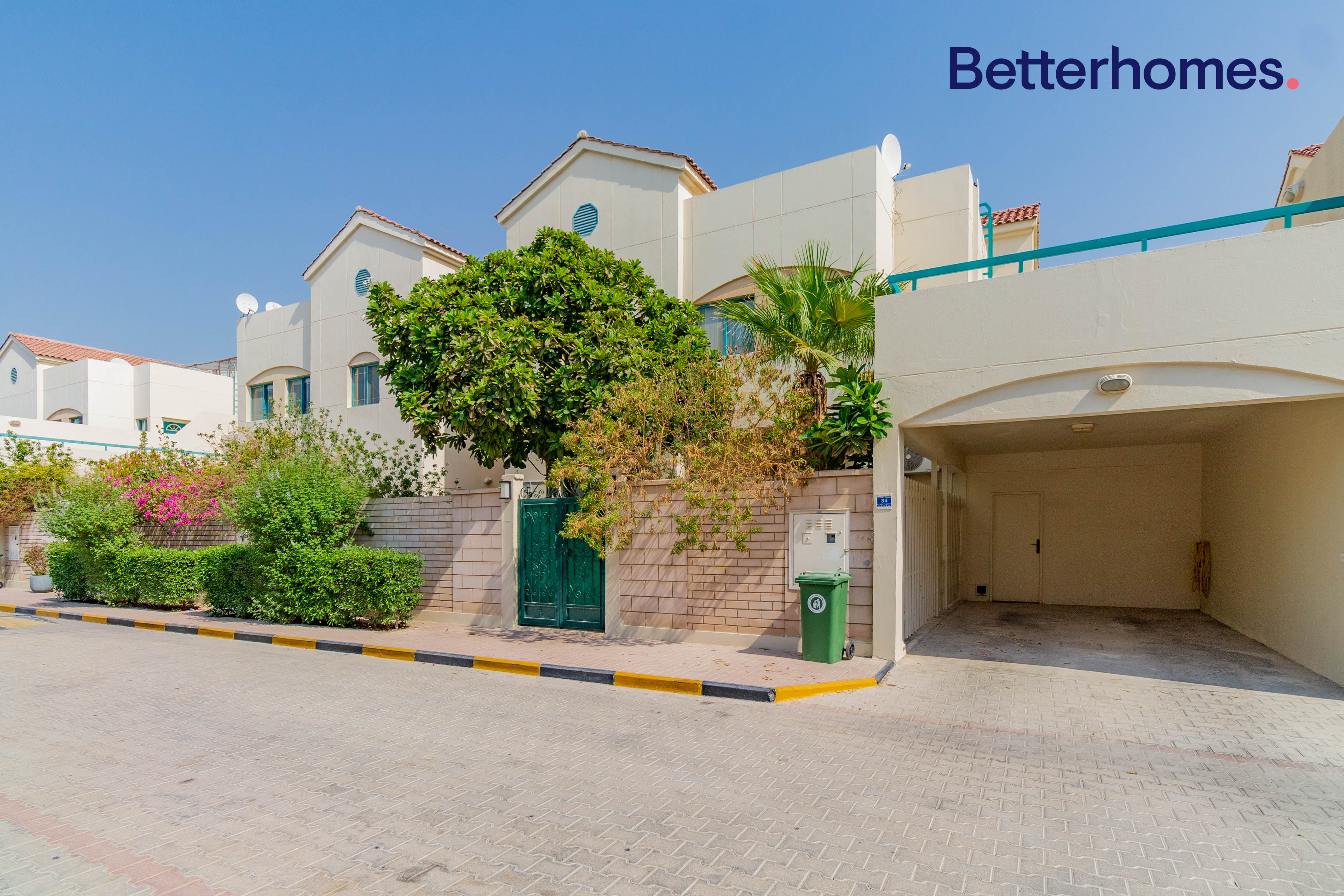 Spacious 3-Bedroom+Maid•s Room Villa Al Aziziyah