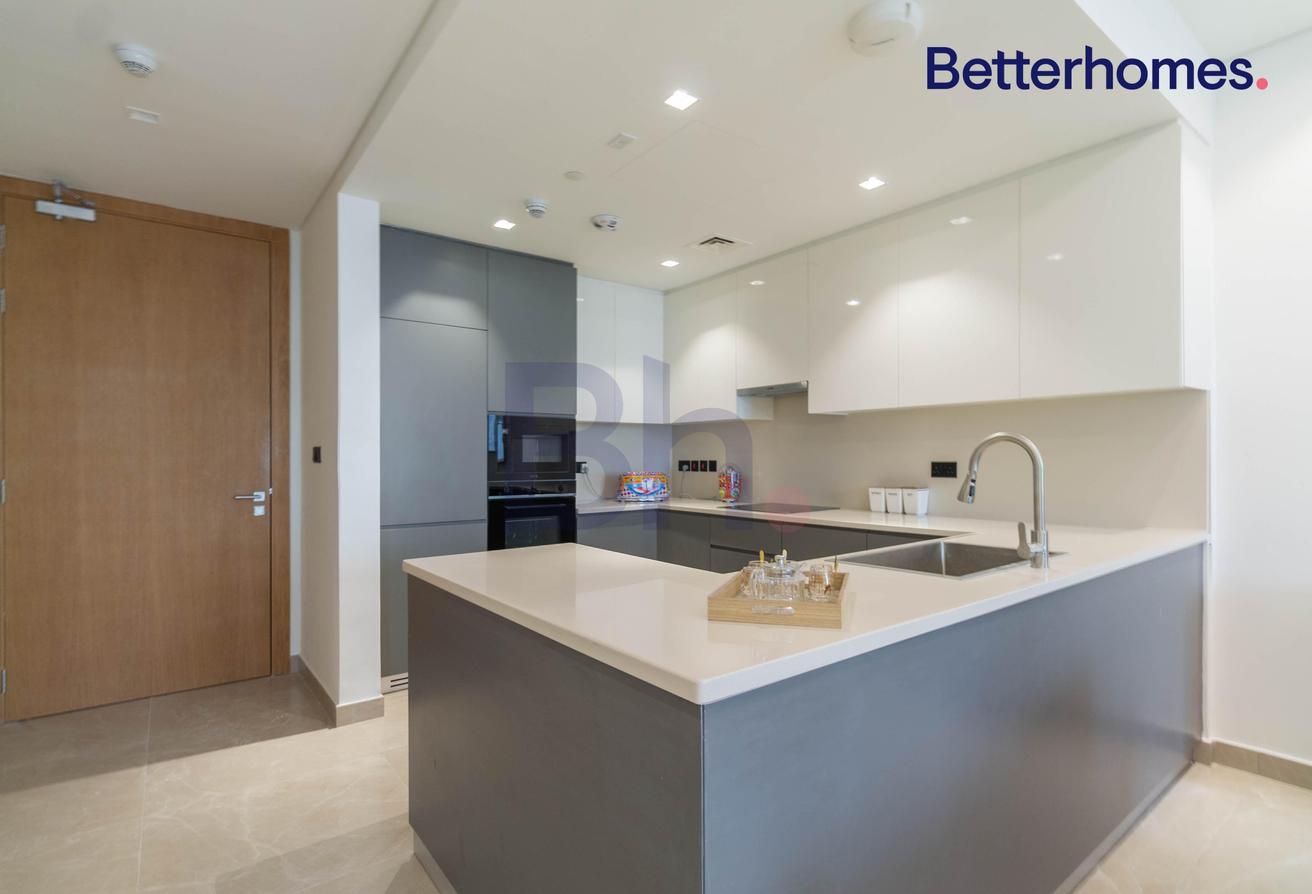 Brand-New 1 Bedroom with Spacious Living Area