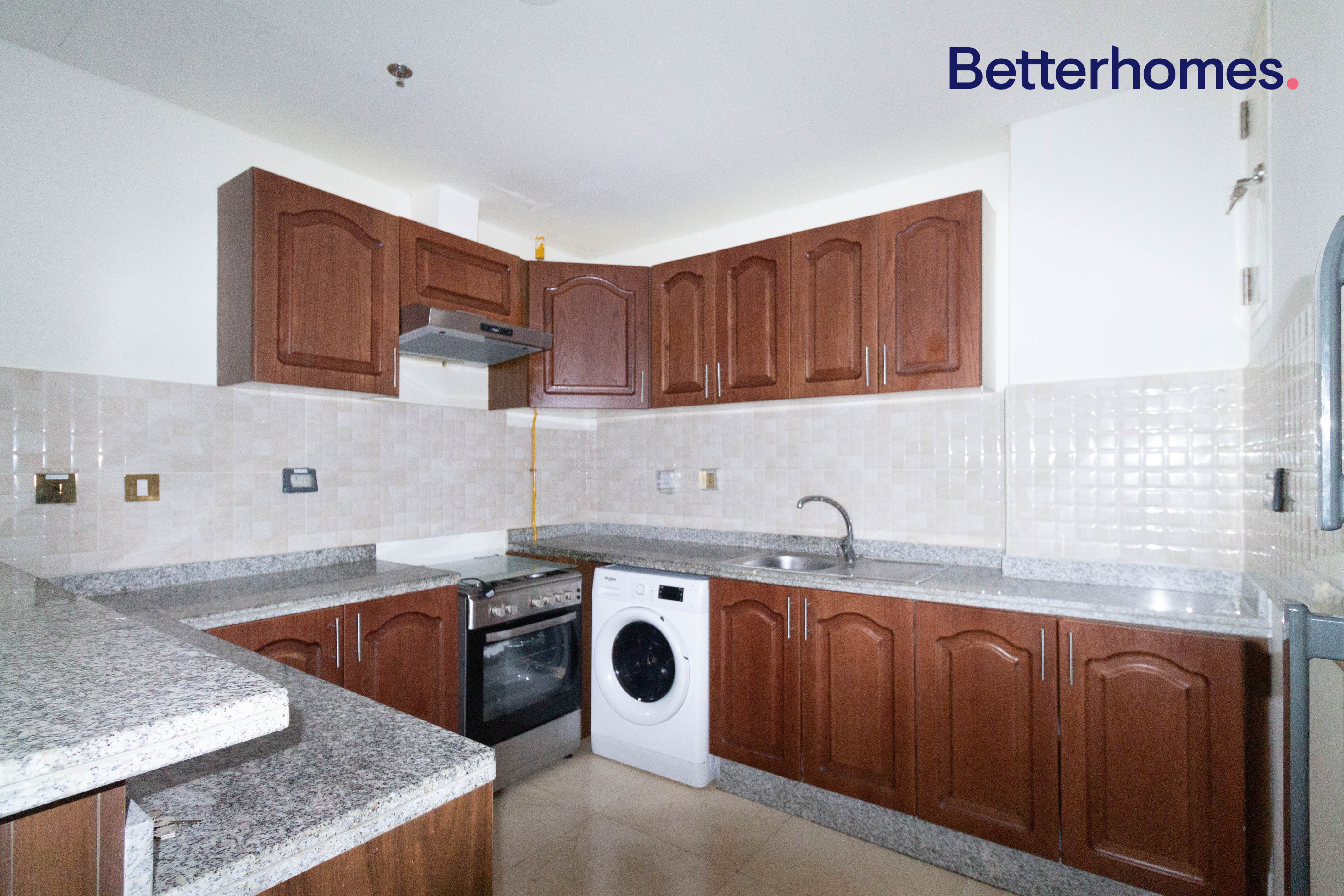 SPACIOUS | 2 BEDROOM | FULLY FURNISHED - photo 3