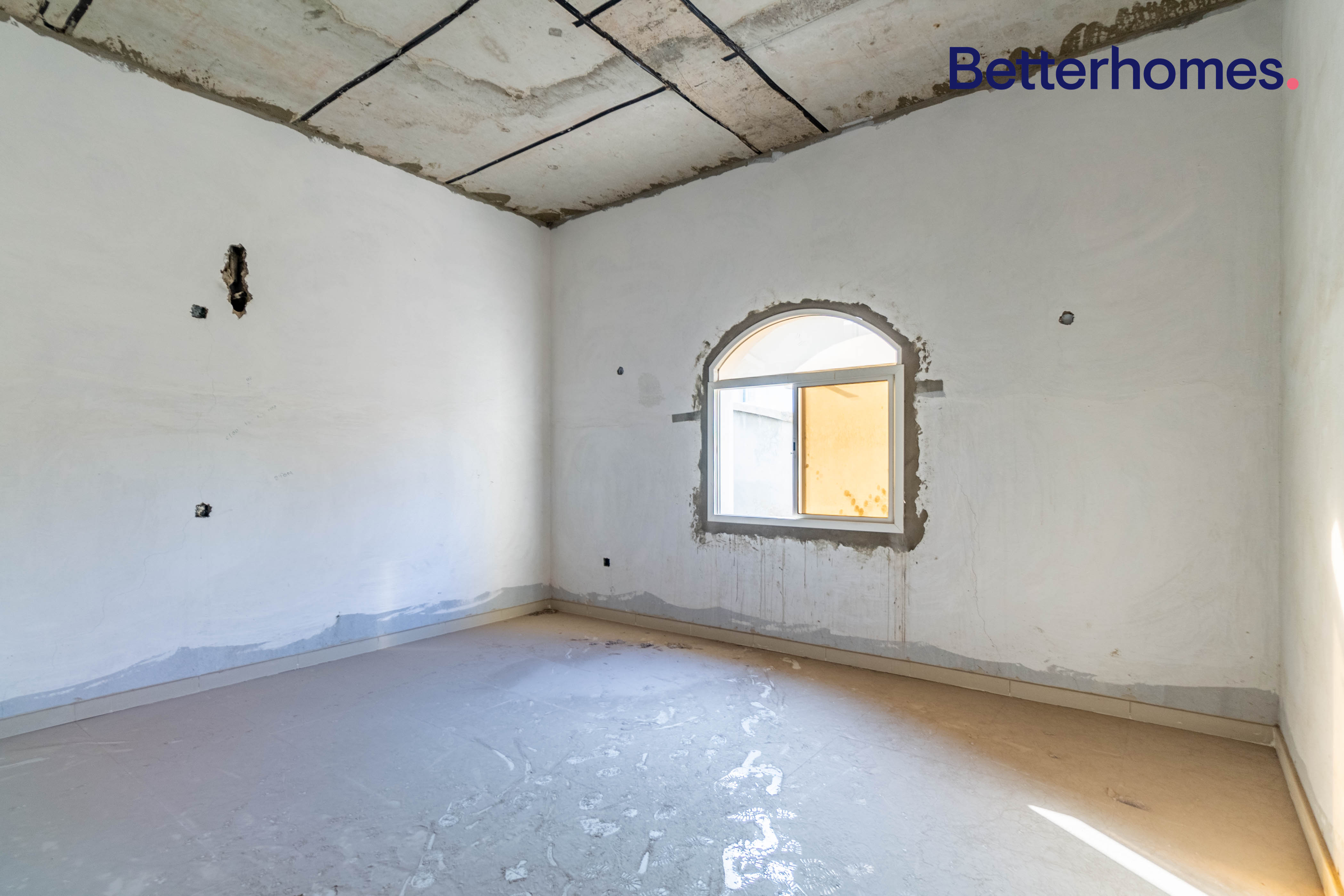 A Modern Investment: Spacious 7 Bedroom• w/ title deeds - photo 2